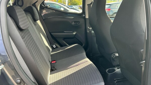 Used Toyota AYGO 2019 for sale - 76282899: Photo 12