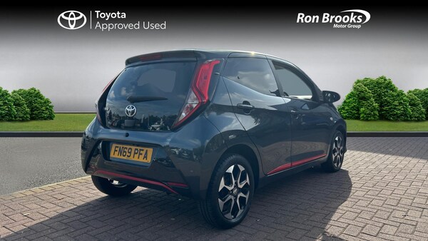 Used Toyota AYGO 2019 for sale - 76282899: Photo 2