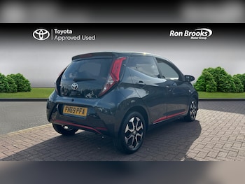 Used Toyota AYGO 2019 for sale - 76282899: Photo 2