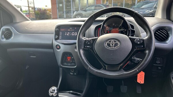 Used Toyota AYGO 2019 for sale - 76282899: Photo 5