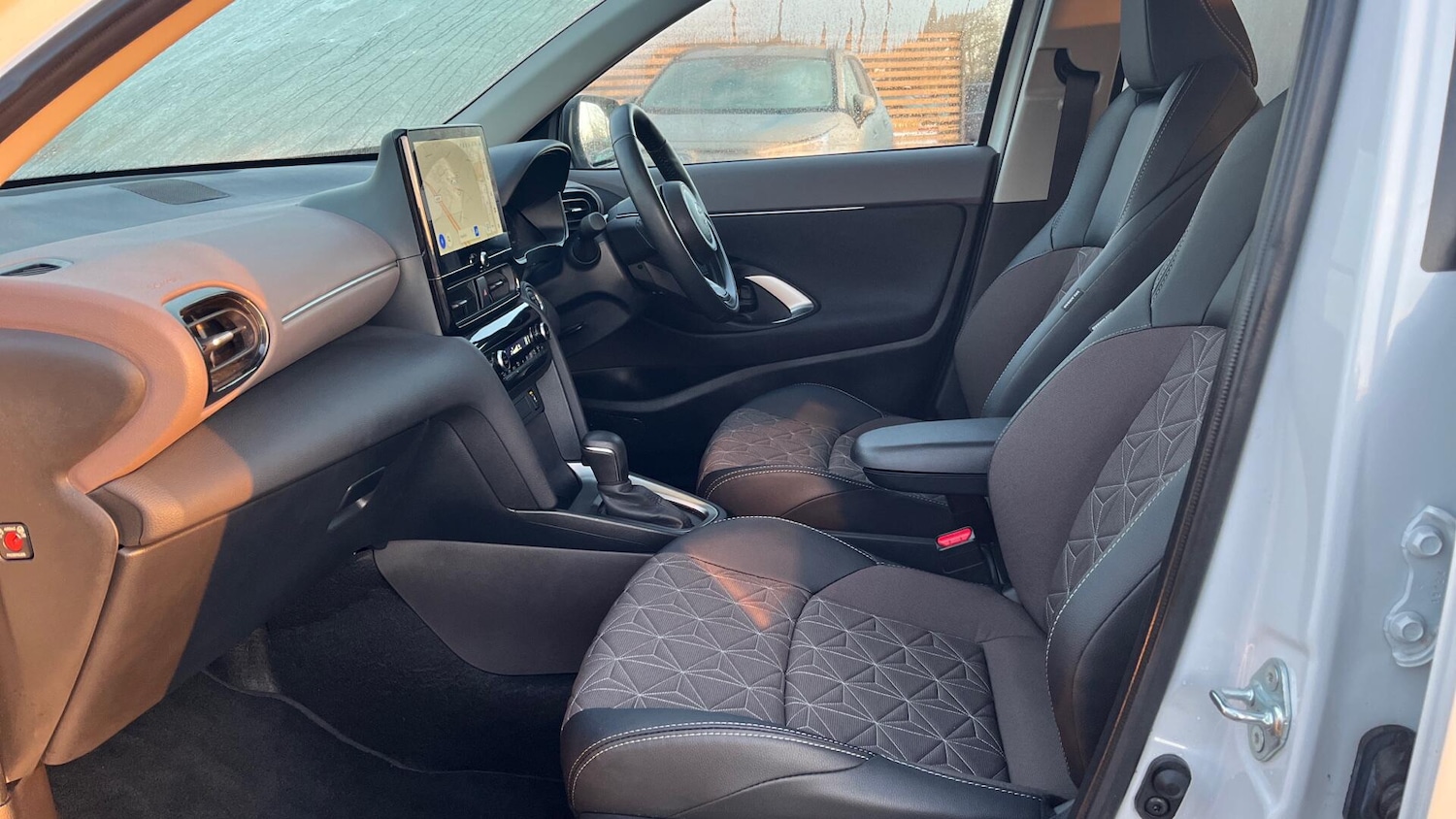 Used Toyota Yaris Cross 2024 for sale - 77040449: Photo 10