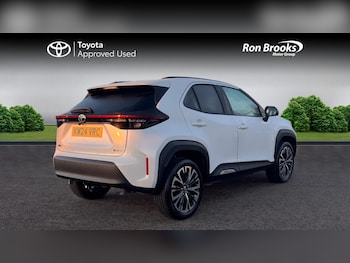 Used Toyota Yaris Cross 2024 for sale - 77040449: Photo