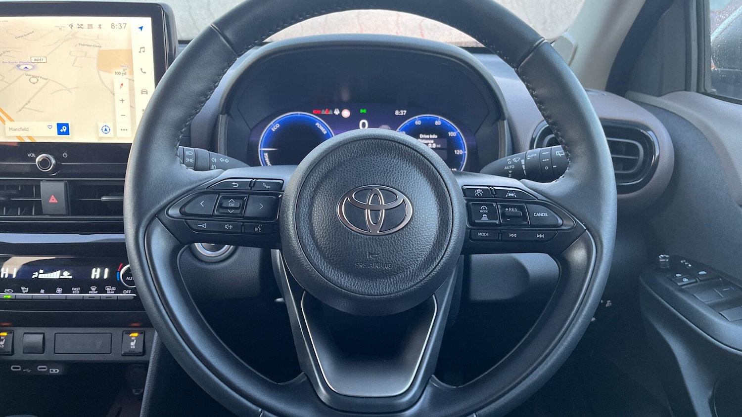 Used Toyota Yaris Cross 2024 for sale - 77040449: Photo 8