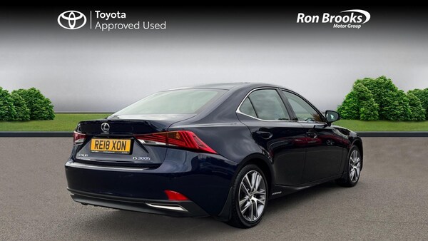 Used Lexus IS 2018 for sale - 76314569: Photo 2