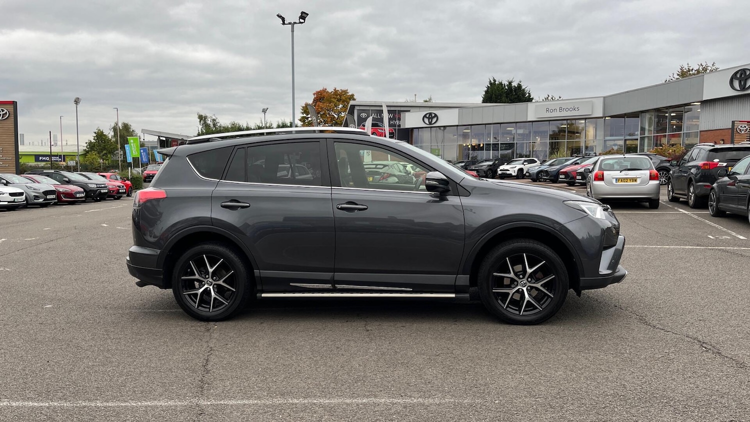 Used Toyota RAV4 2017 for sale - 76122413: Photo 16