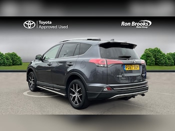 Used Toyota RAV4 2017 for sale - 76122413: Photo 4