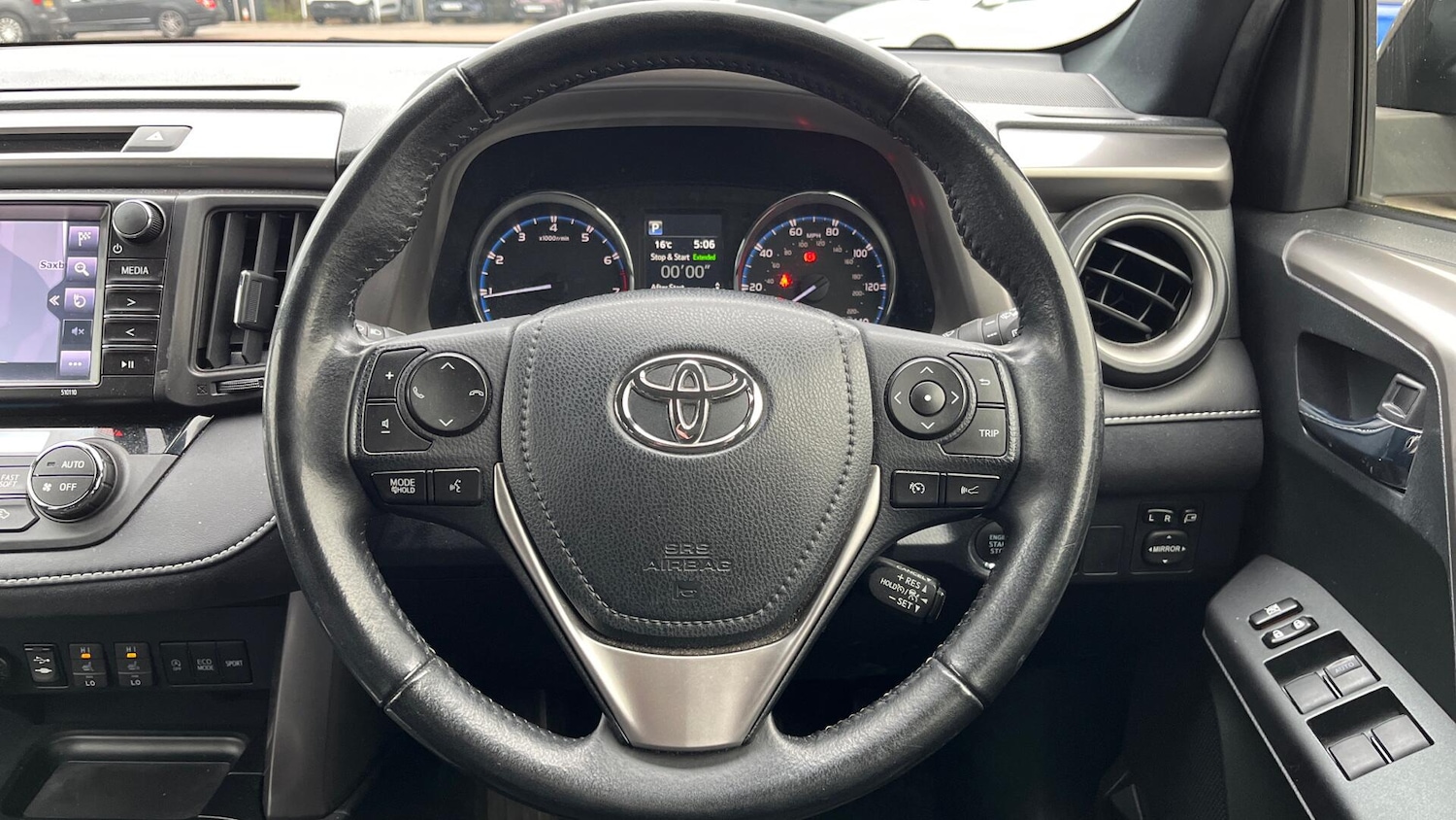 Used Toyota RAV4 2017 for sale - 76122413: Photo 8