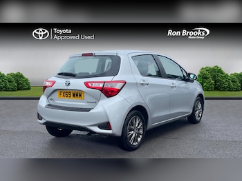 Used Toyota Yaris 2019 for sale - 75378357: Photo