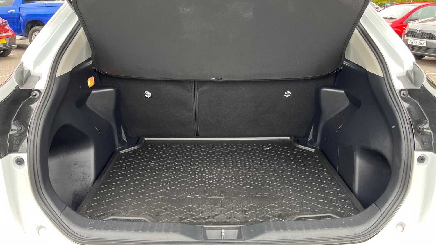 Used Toyota Yaris Cross 2024 for sale - 76283057: Photo 14