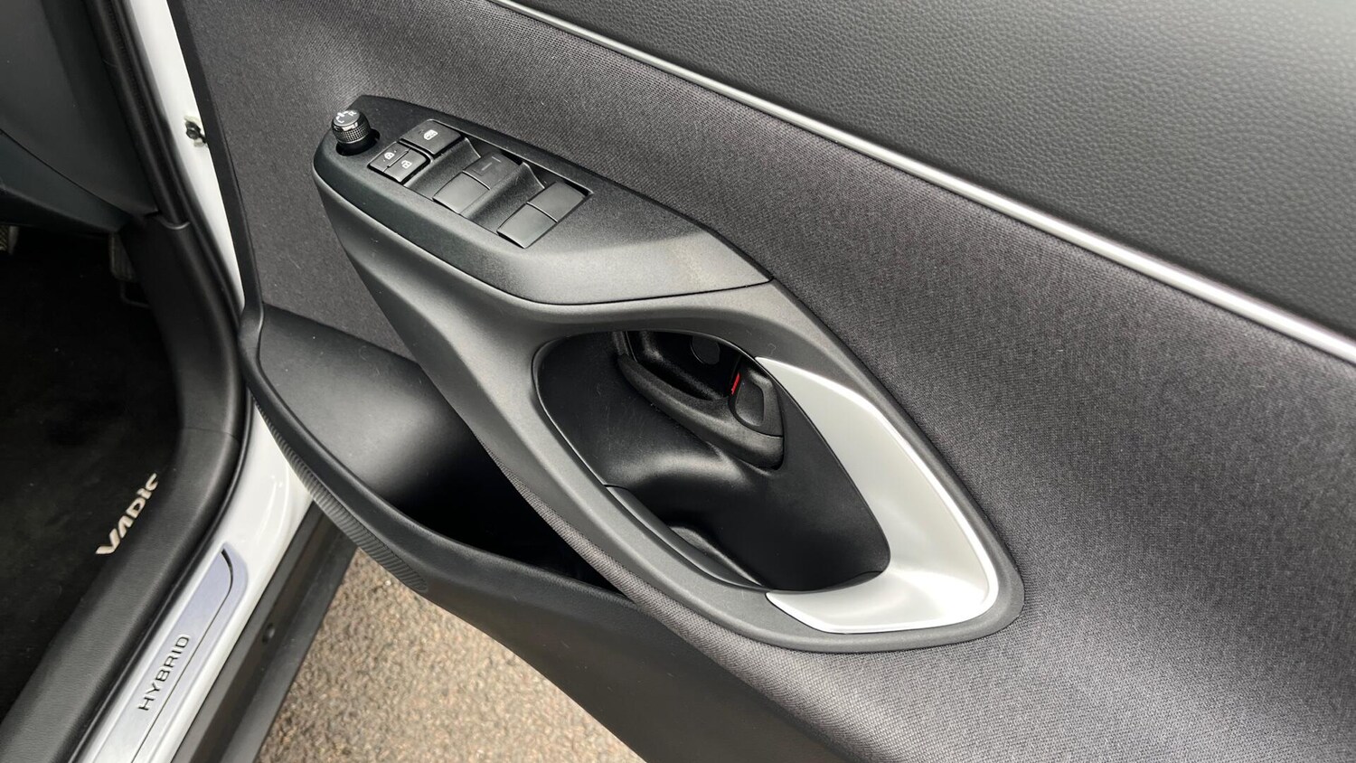 Used Toyota Yaris Cross 2024 for sale - 76283057: Photo 24