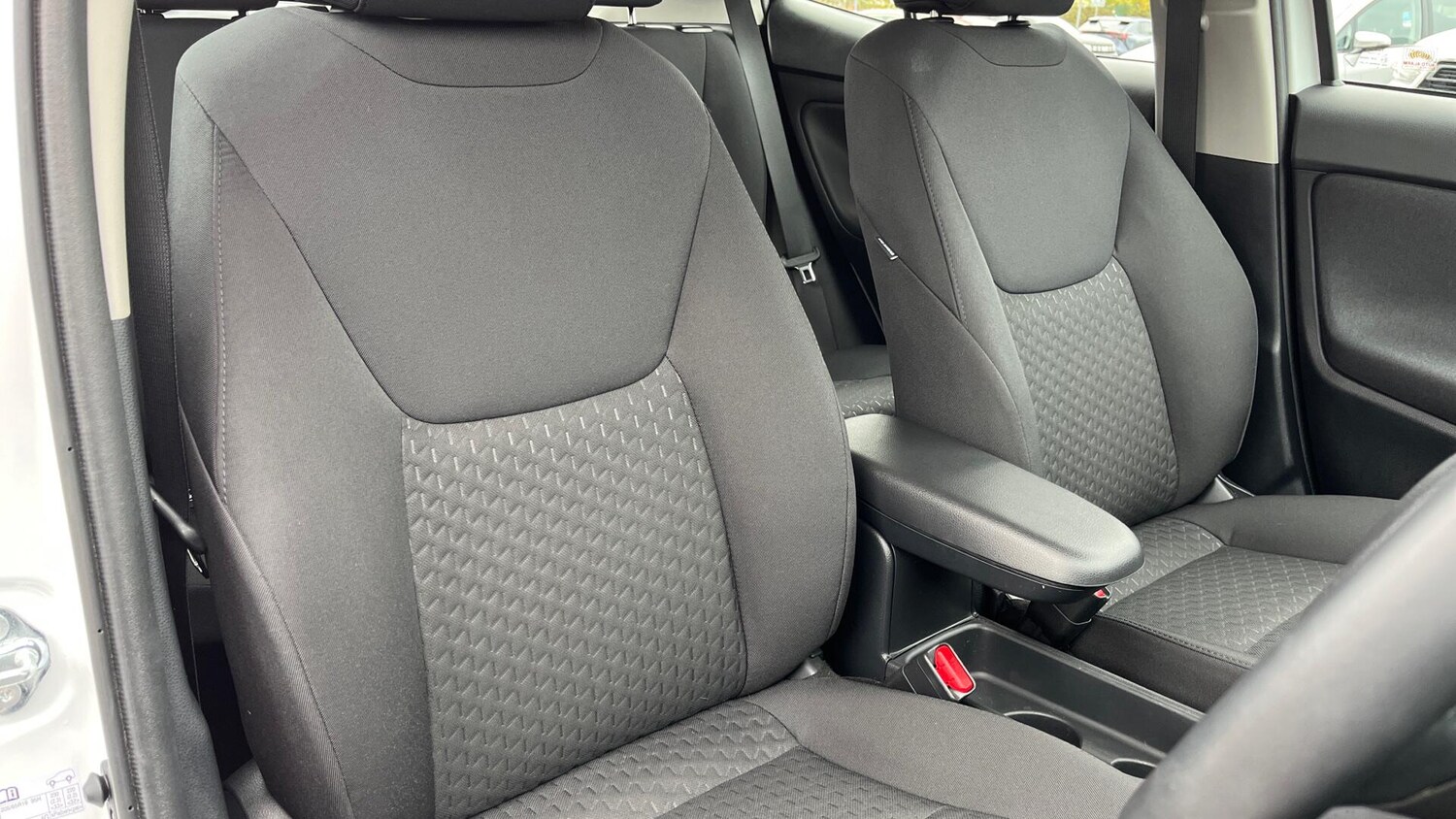 Used Toyota Yaris Cross 2024 for sale - 76283057: Photo 25