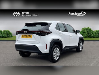 Used Toyota Yaris Cross 2024 for sale - 76283057: Photo 2