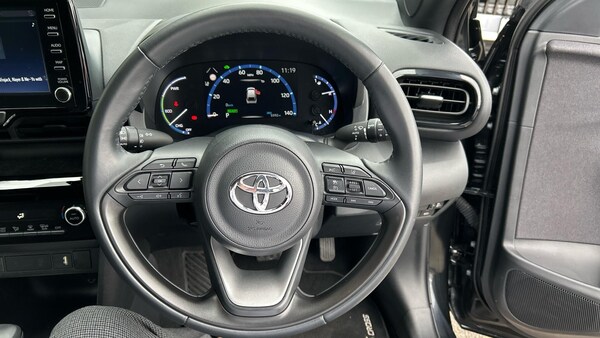 Used Toyota Yaris Cross 2023 for sale - 76175405: Photo 8