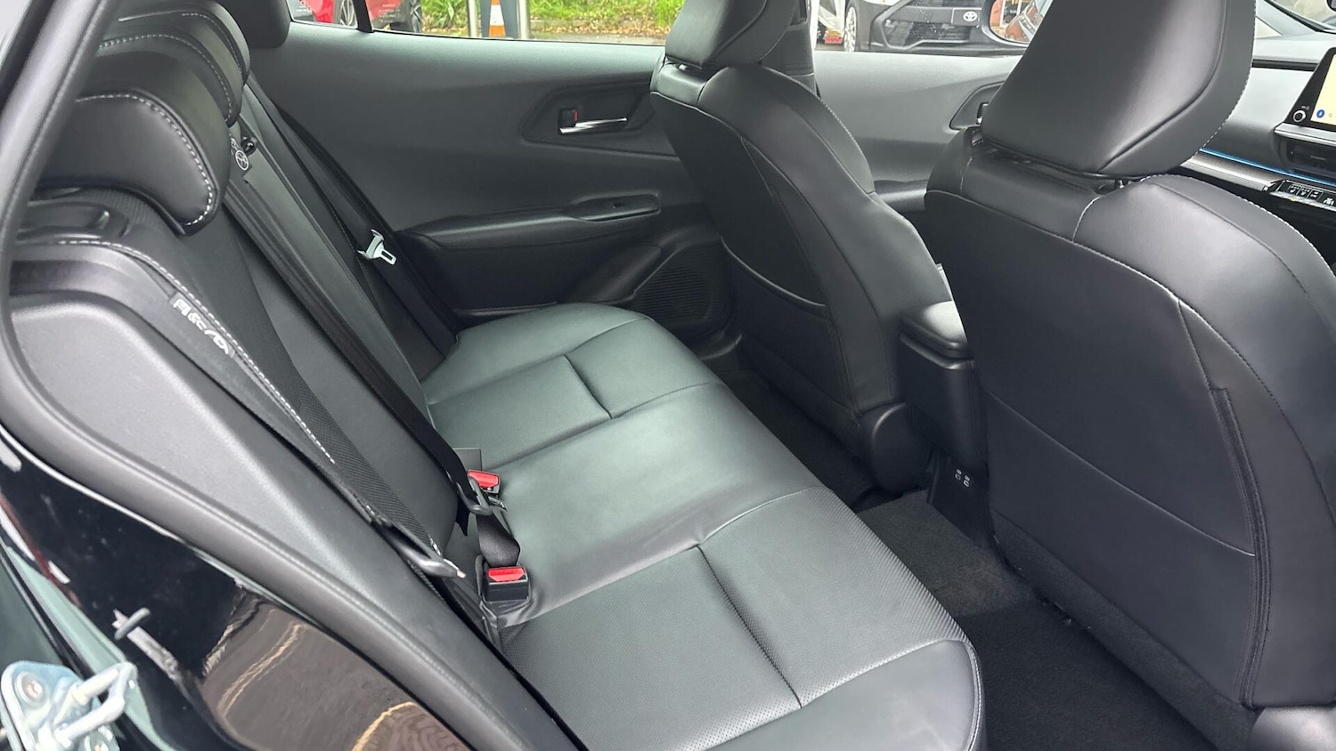 Used Toyota Prius 2024 for sale - 76823397: Photo 12