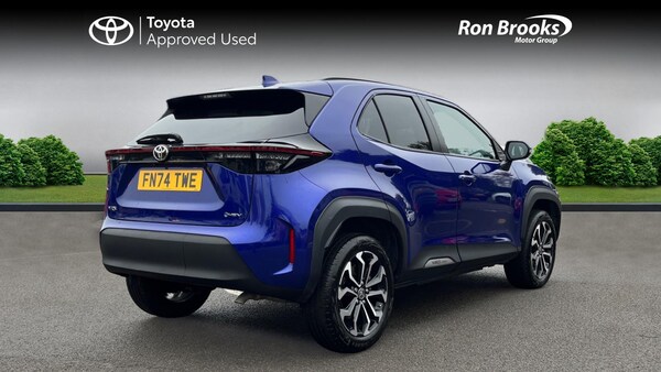 Used Toyota Yaris Cross 2024 for sale - 76137816: Photo 2