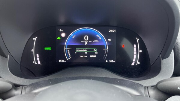 Used Toyota Yaris Cross 2024 for sale - 76137816: Photo 9