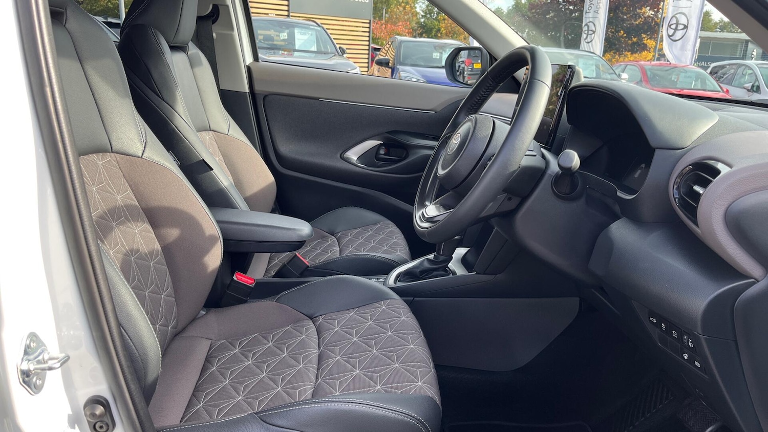Used Toyota Yaris Cross 2024 for sale - 76121663: Photo 11