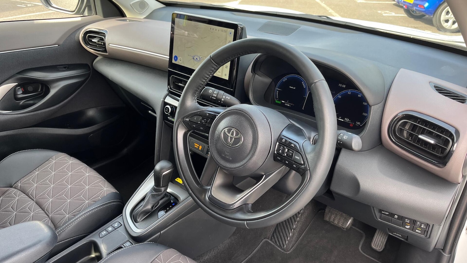 Used Toyota Yaris Cross 2024 for sale - 76121663: Photo 23