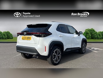 Used Toyota Yaris Cross 2024 for sale - 76121663: Photo 2