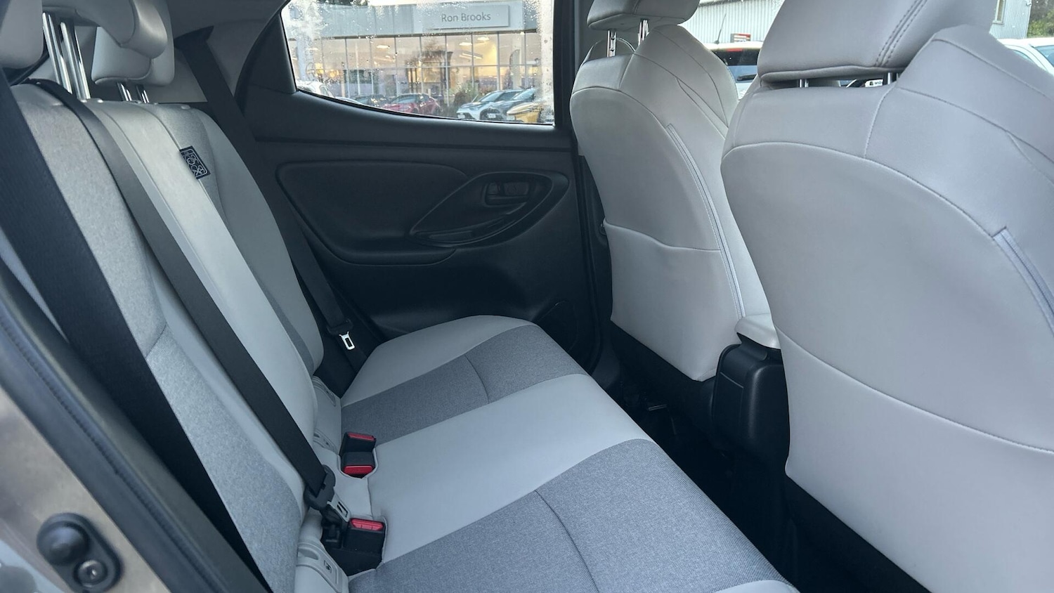 Used Toyota Yaris 2022 for sale - 76936666: Photo 12