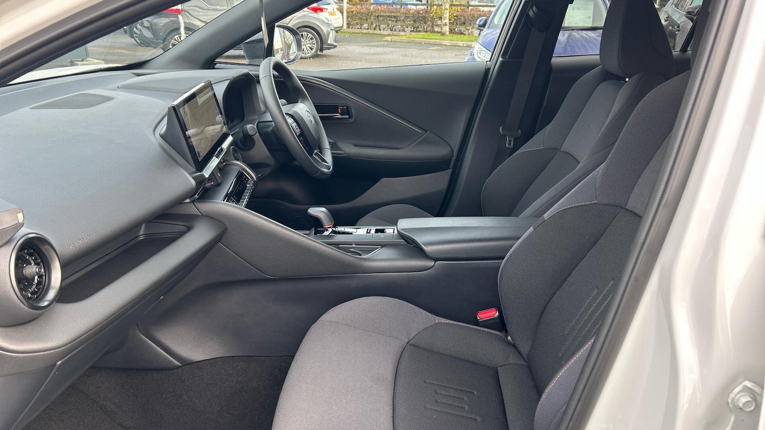 Used Toyota C-HR 2024 for sale - 76824389: Photo 10