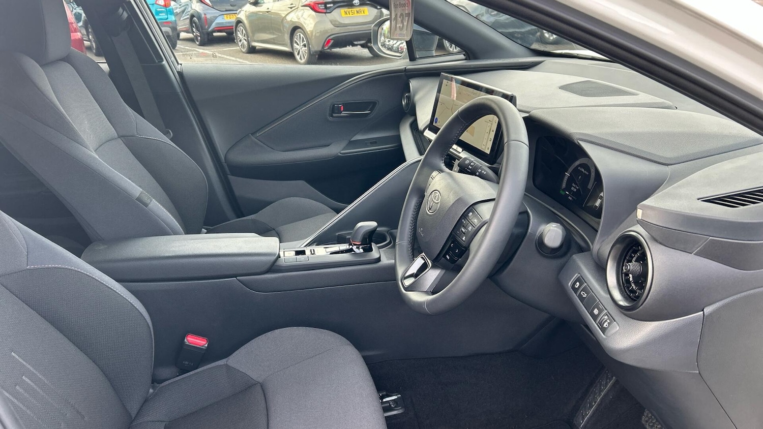 Used Toyota C-HR 2024 for sale - 76824389: Photo 11