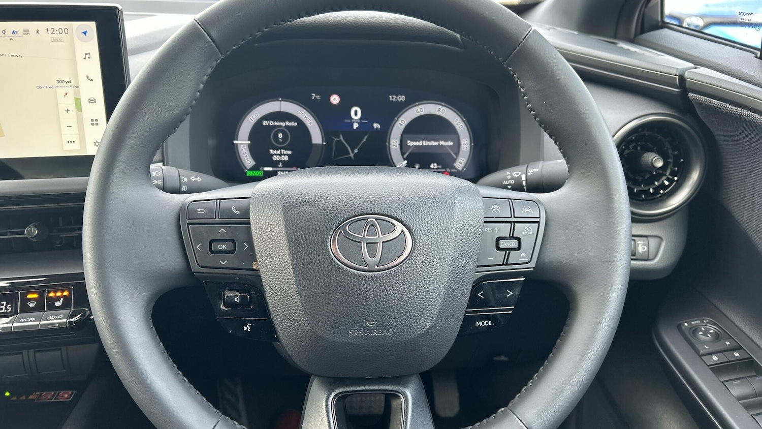 Used Toyota C-HR 2024 for sale - 76824389: Photo 8