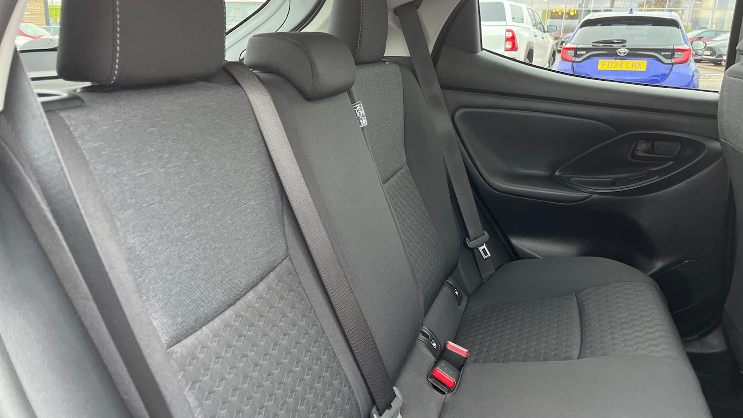 Used Toyota Yaris 2023 for sale - 76735114: Photo 12