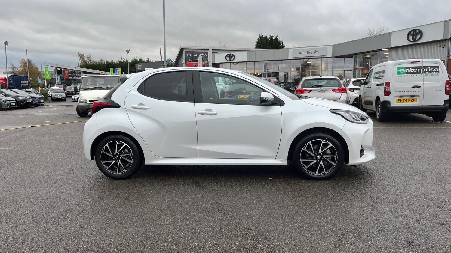 Used Toyota Yaris 2023 for sale - 76735114: Photo 16