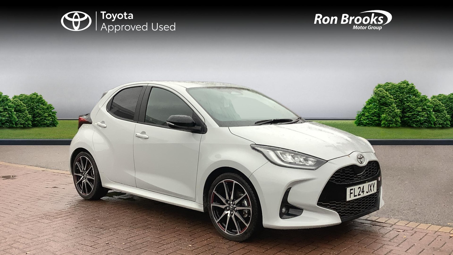 Used Toyota Yaris 2024 for sale - 76824940: Photo 1