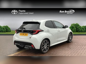 Used Toyota Yaris 2024 for sale - 76824940: Photo