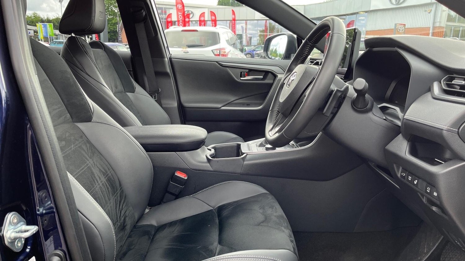 Used Toyota RAV4 2024 for sale - 76138106: Photo 11