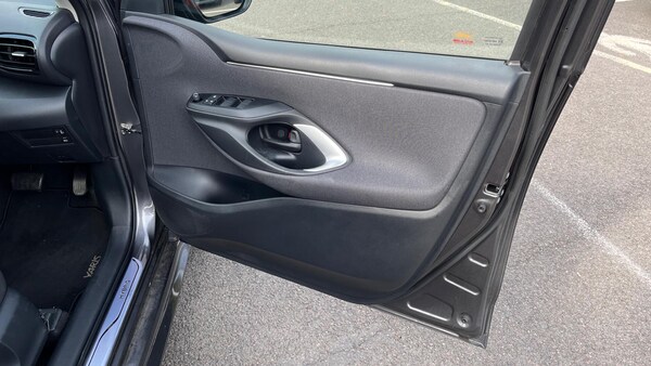 Used Toyota Yaris 2022 for sale - 76138367: Photo 23
