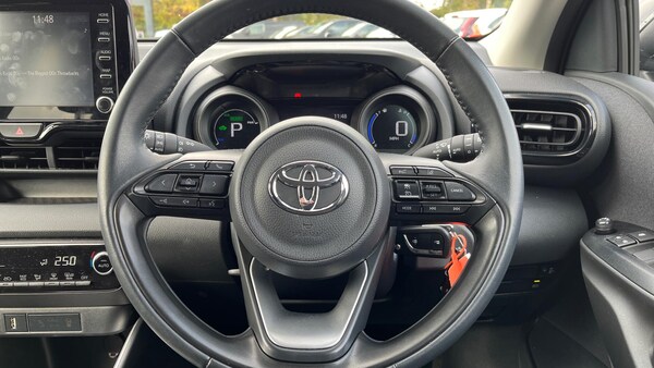 Used Toyota Yaris 2022 for sale - 76138367: Photo 8