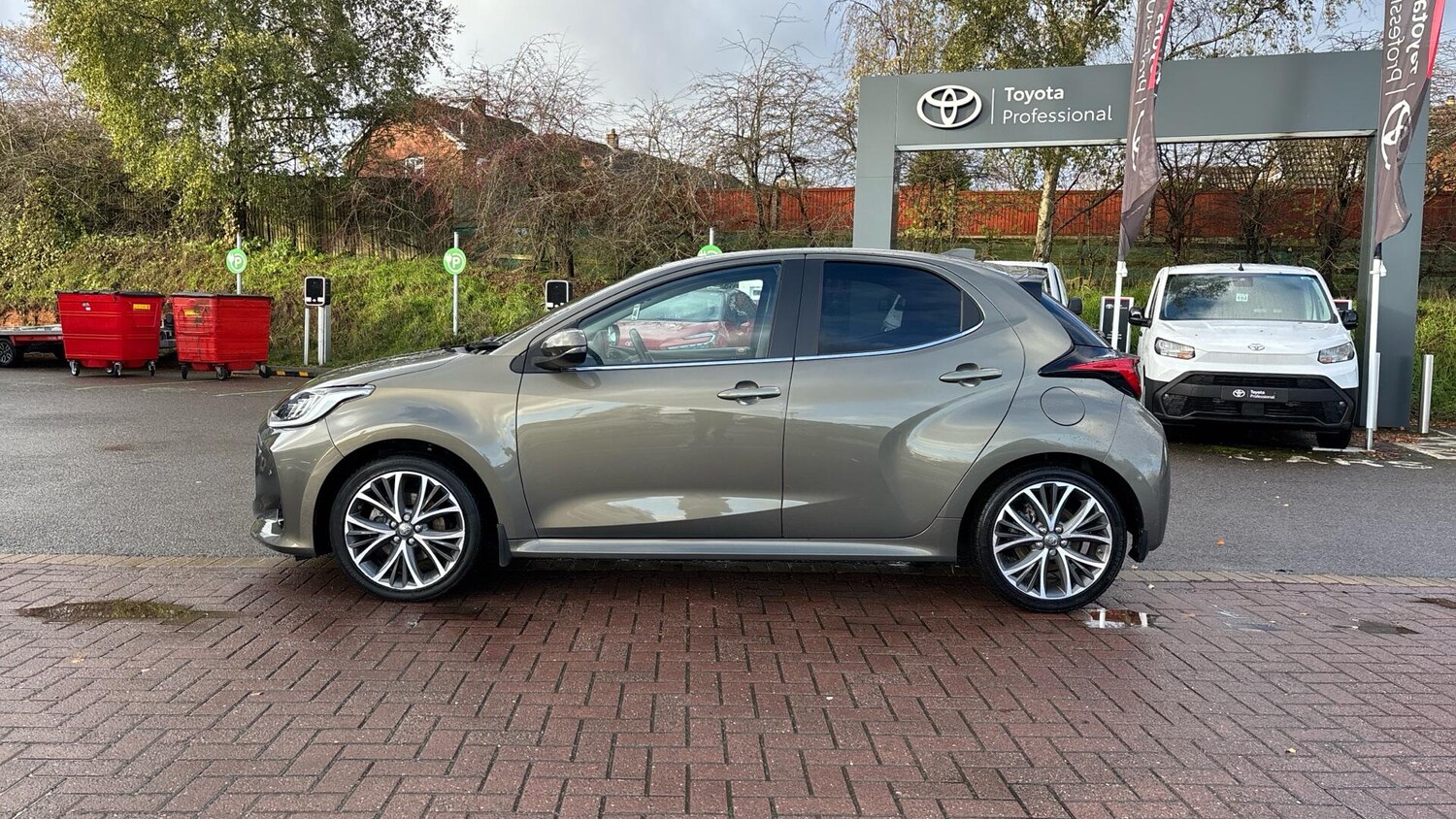 Used Toyota Yaris 2022 for sale - 76735309: Photo 17