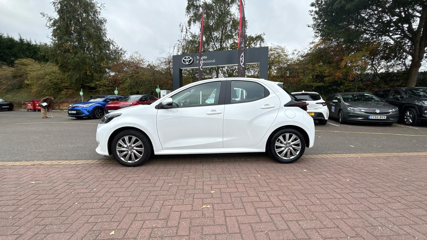 Used Toyota Yaris 2023 for sale - 76251445: Photo 17