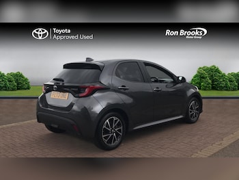 Used Toyota Yaris 2023 for sale - 76109652: Photo