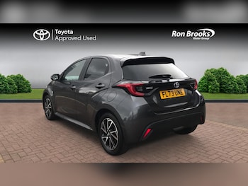 Used Toyota Yaris 2023 for sale - 76109652: Photo