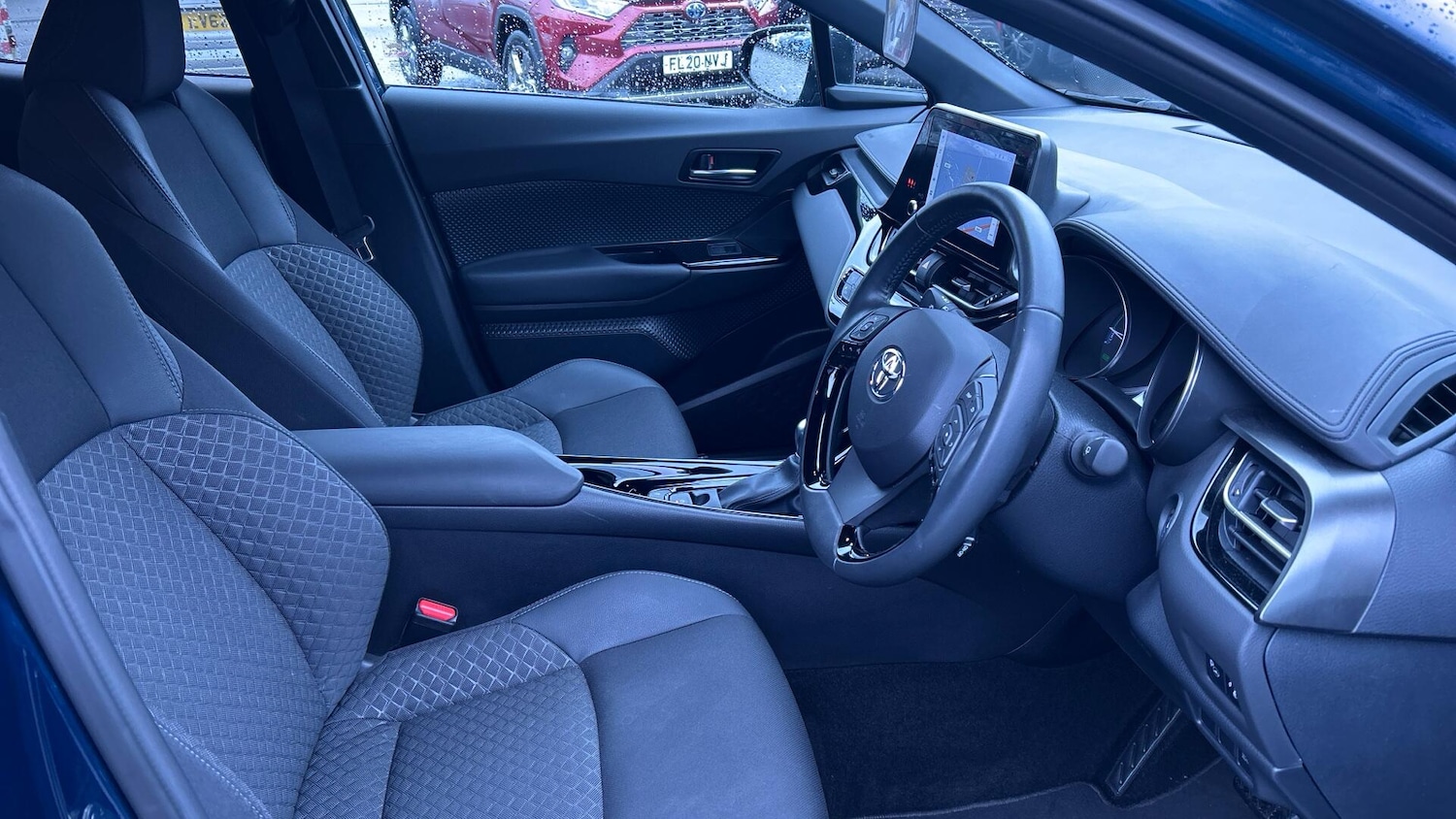 Used Toyota C-HR 2023 for sale - 76752837: Photo 11