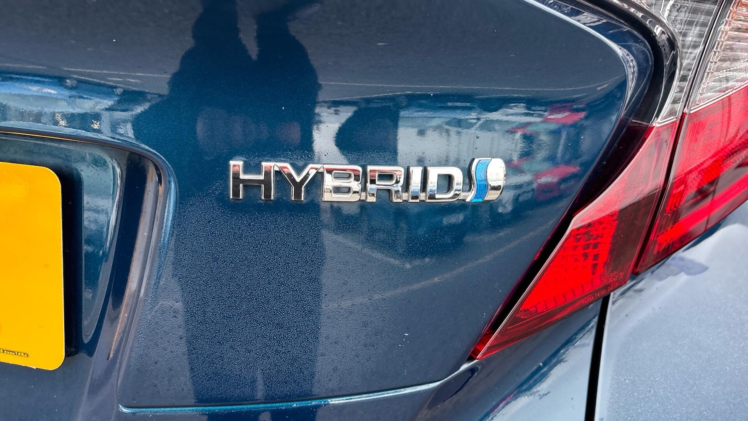 Used Toyota C-HR 2023 for sale - 76752837: Photo 21