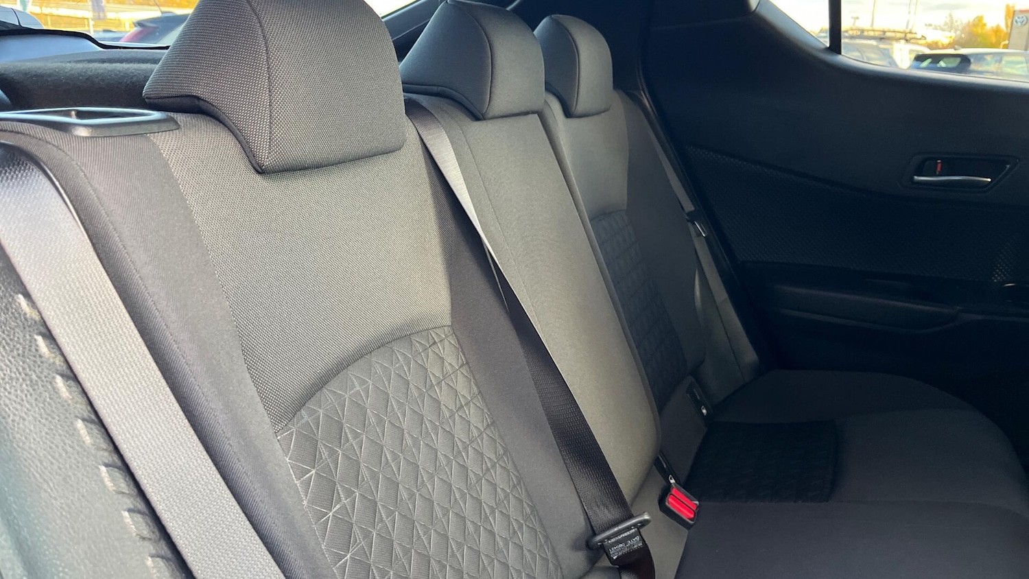 Used Toyota C-HR 2021 for sale - 76735310: Photo 12