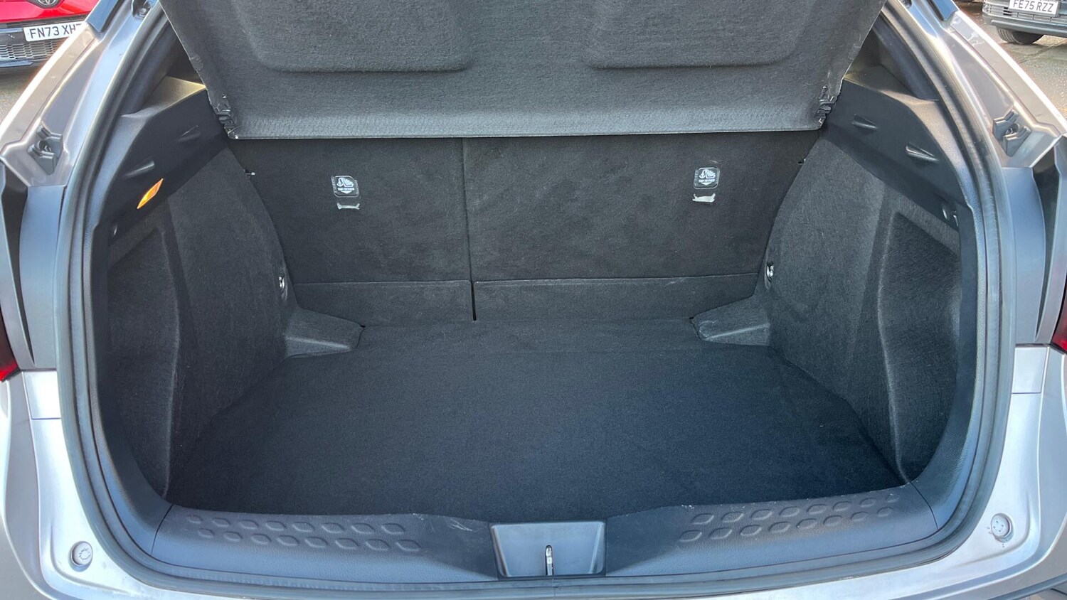 Used Toyota C-HR 2021 for sale - 76735310: Photo 14