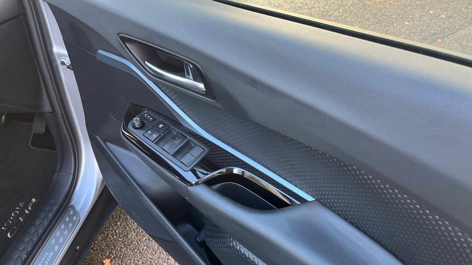 Used Toyota C-HR 2021 for sale - 76735310: Photo 24