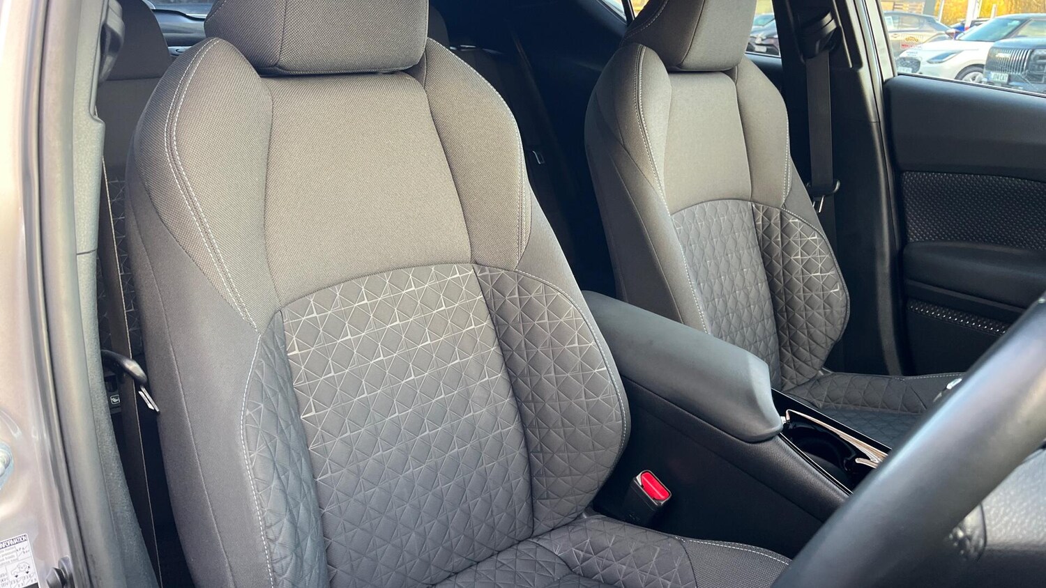 Used Toyota C-HR 2021 for sale - 76735310: Photo 25