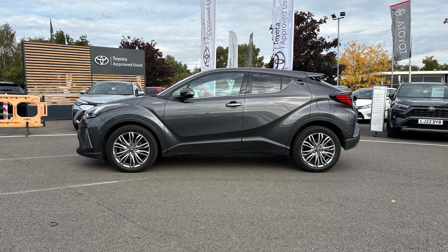 Used Toyota C-HR 2021 for sale - 76109302: Photo 17