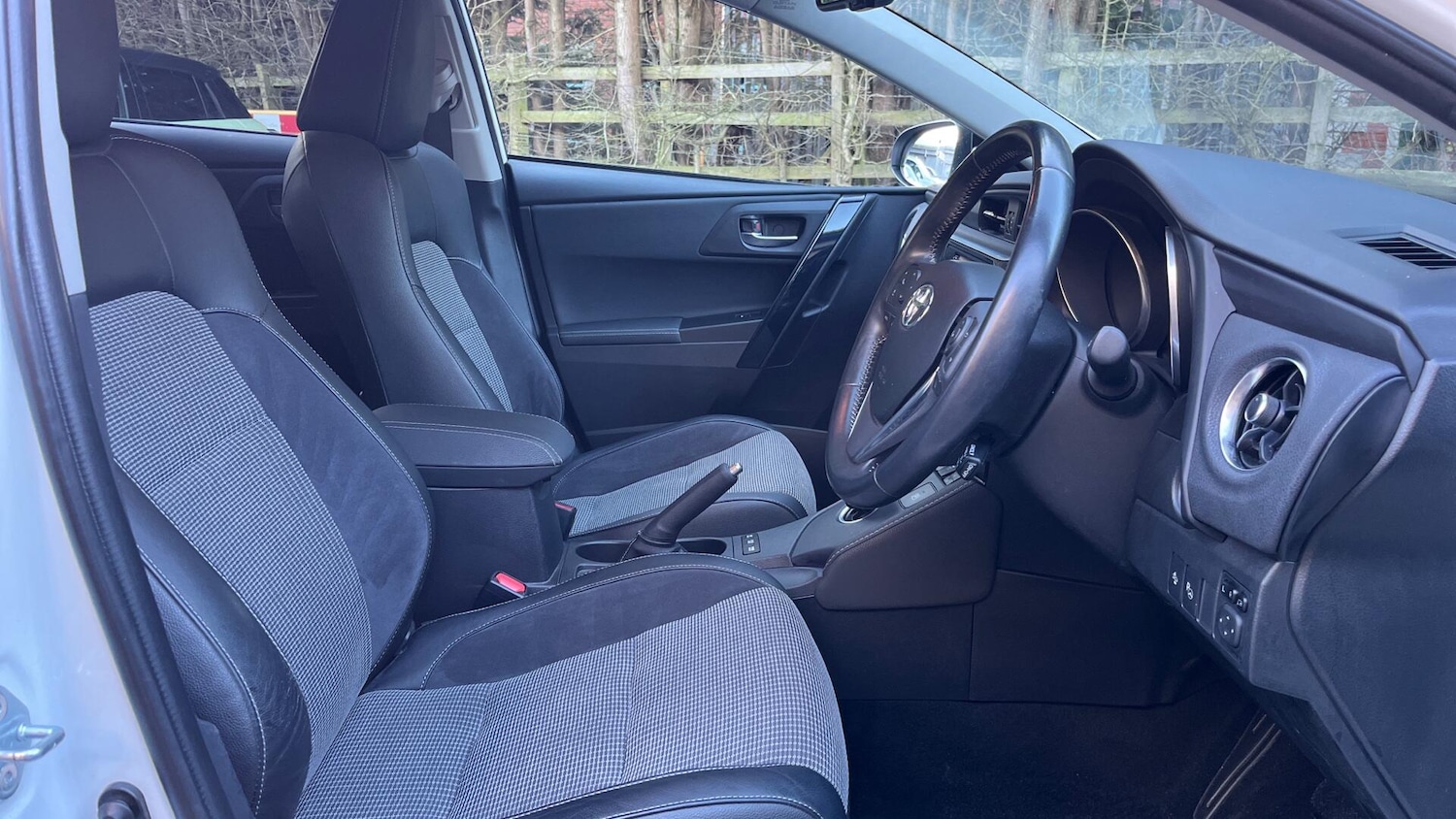 Used Toyota Auris 2017 for sale - 76735102: Photo 11