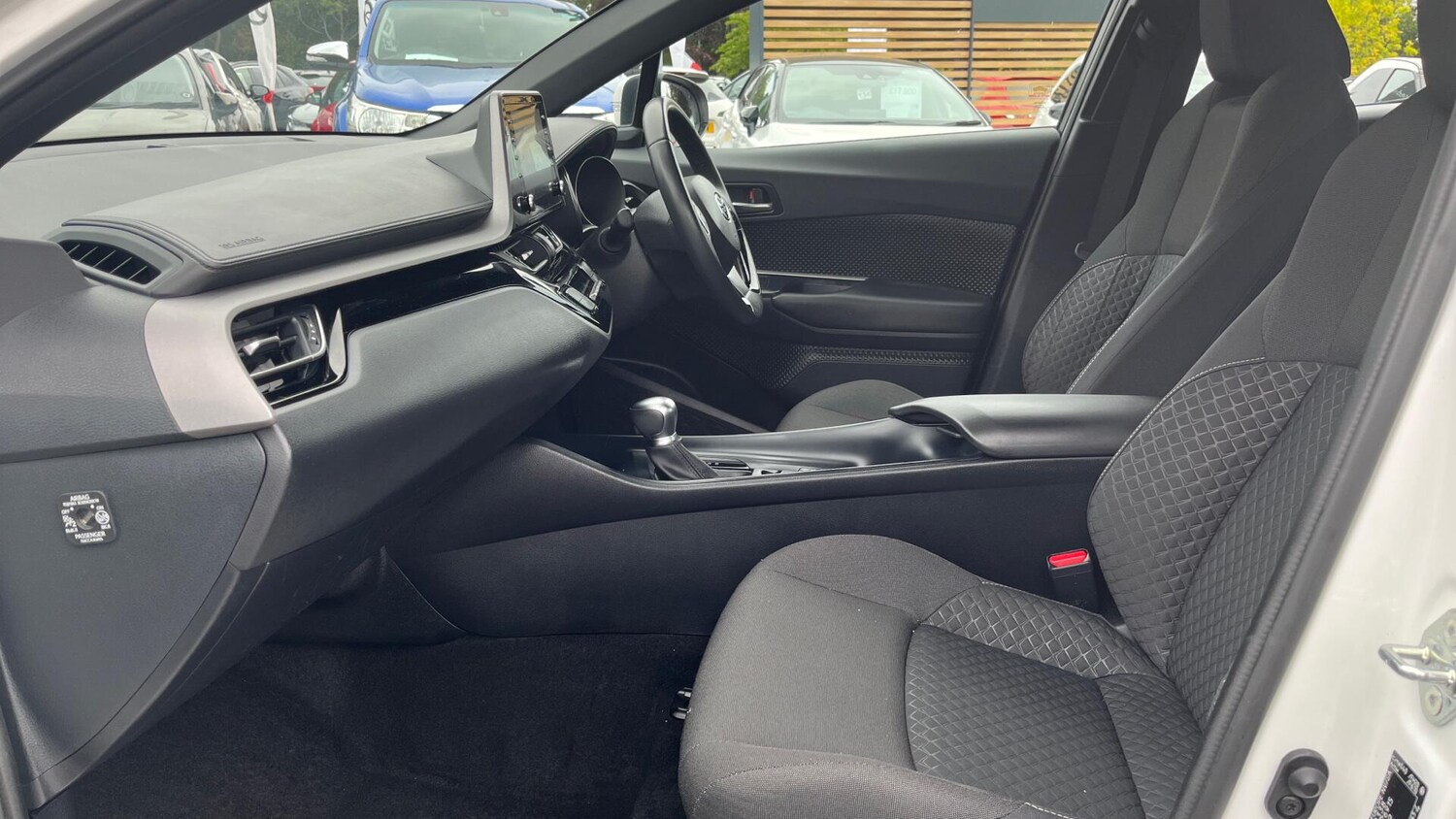 Used Toyota C-HR 2023 for sale - 75647115: Photo 10