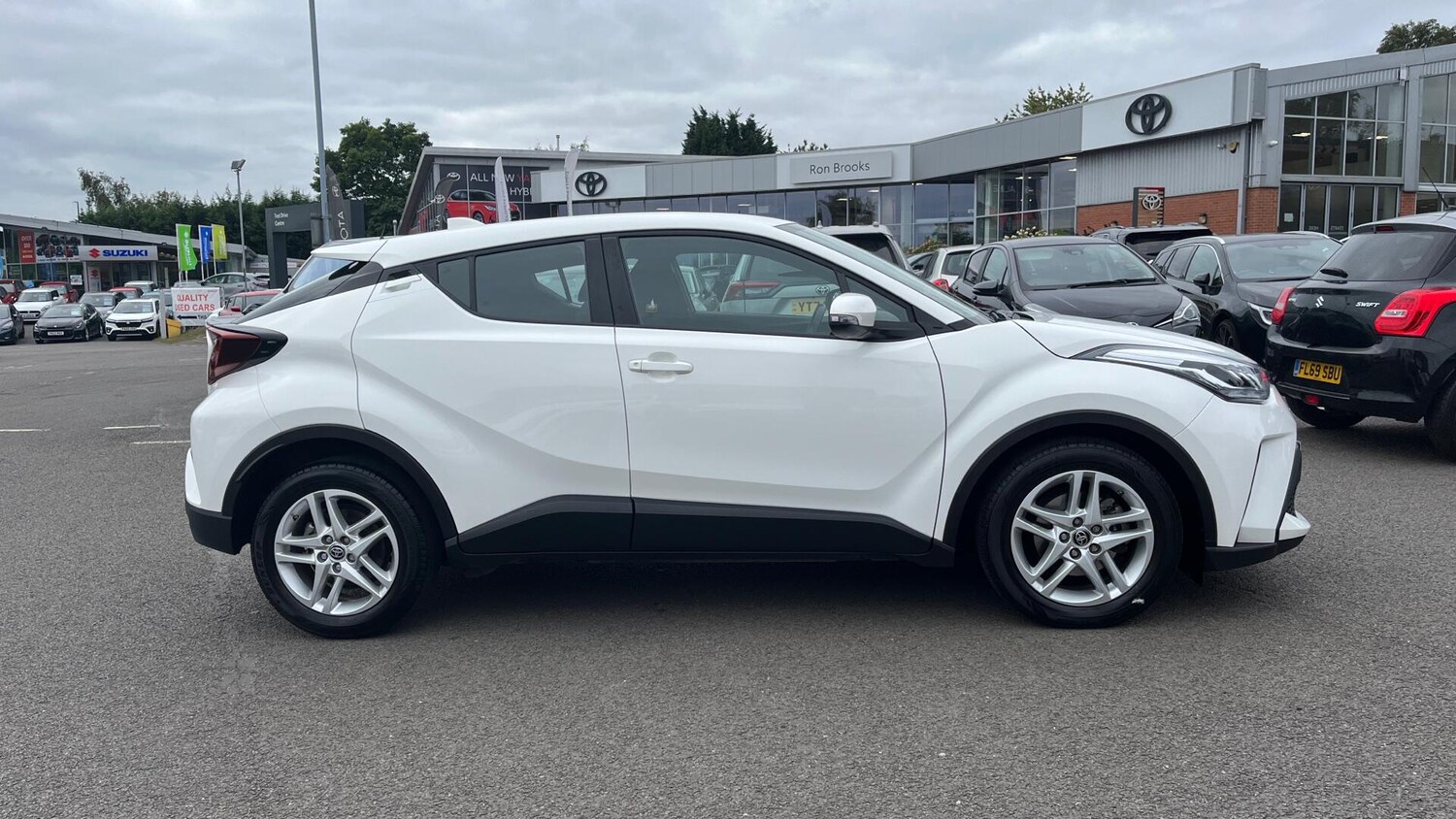 Used Toyota C-HR 2023 for sale - 75647115: Photo 16