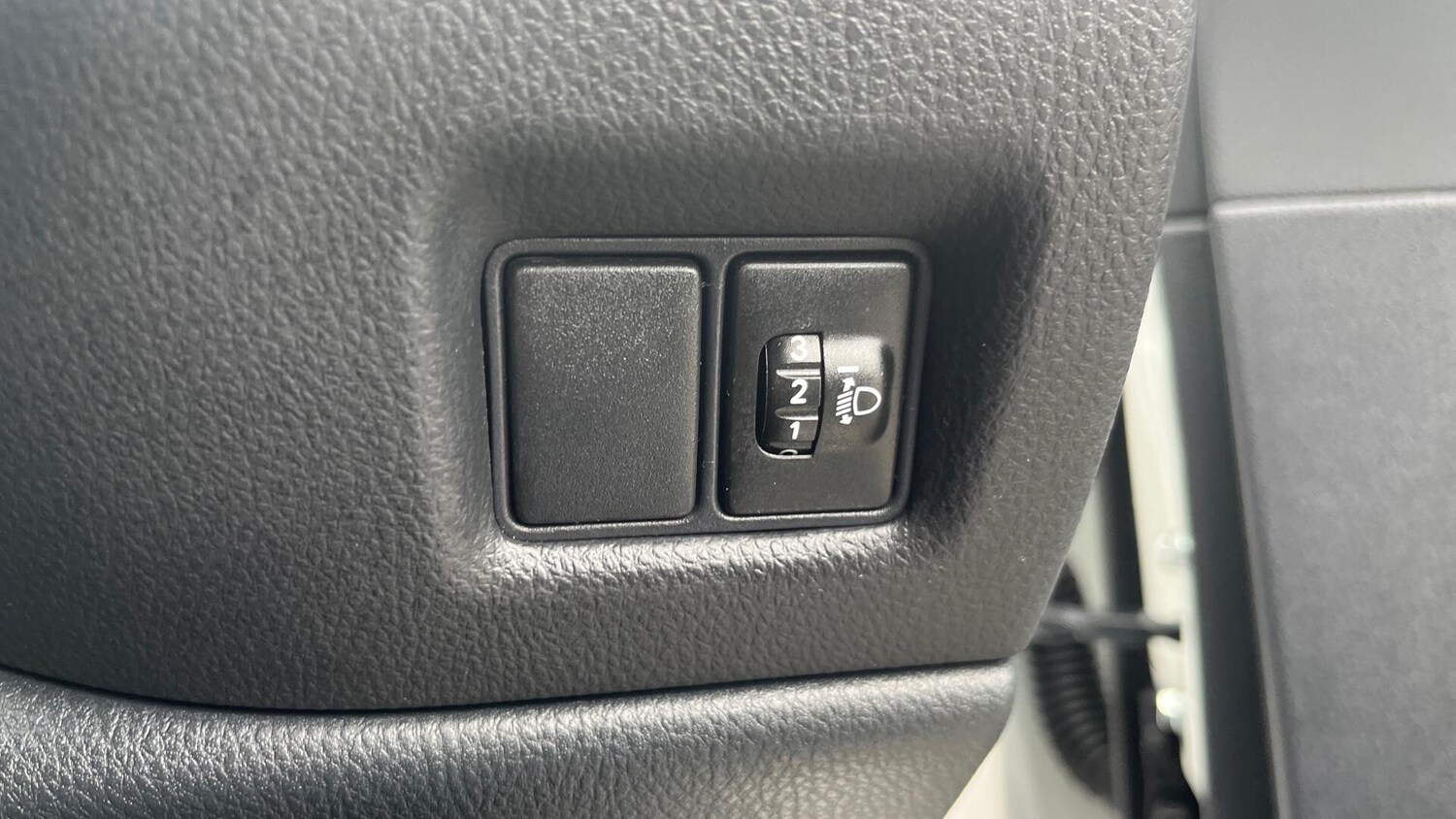 Used Toyota C-HR 2023 for sale - 75647115: Photo 20