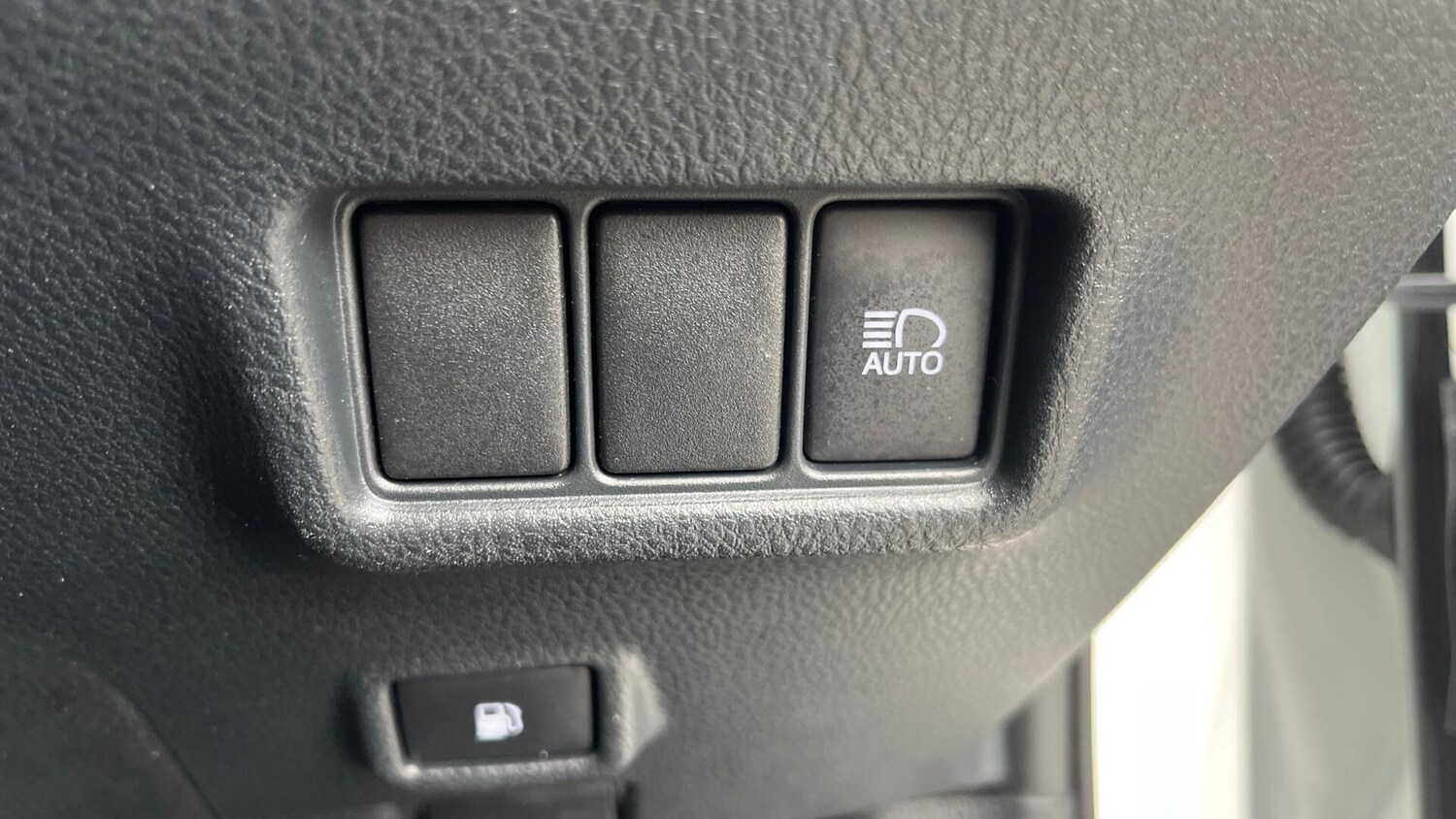 Used Toyota C-HR 2023 for sale - 75647115: Photo 21